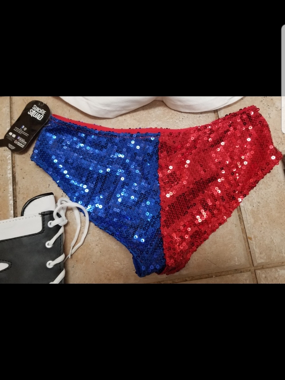 DC Comics Suicide Squad Harley Quinn Deluxe Costume Set White & Red - Picture 5 of 15